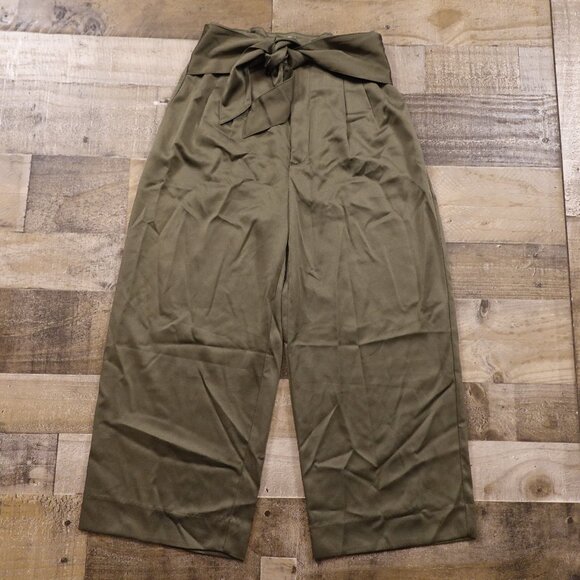 Abercrombie & Fitch Ultra High Rise Wide Leg Pants Olive Green Size Small Short - Picture 1 of 16